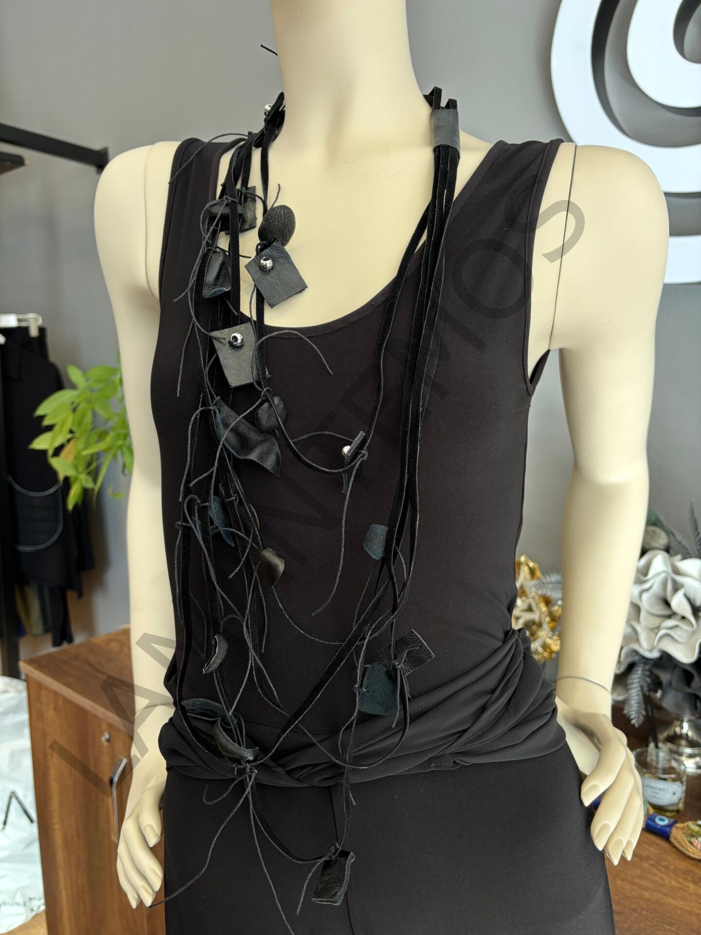 OMUN KOLYE SİYAH - STD