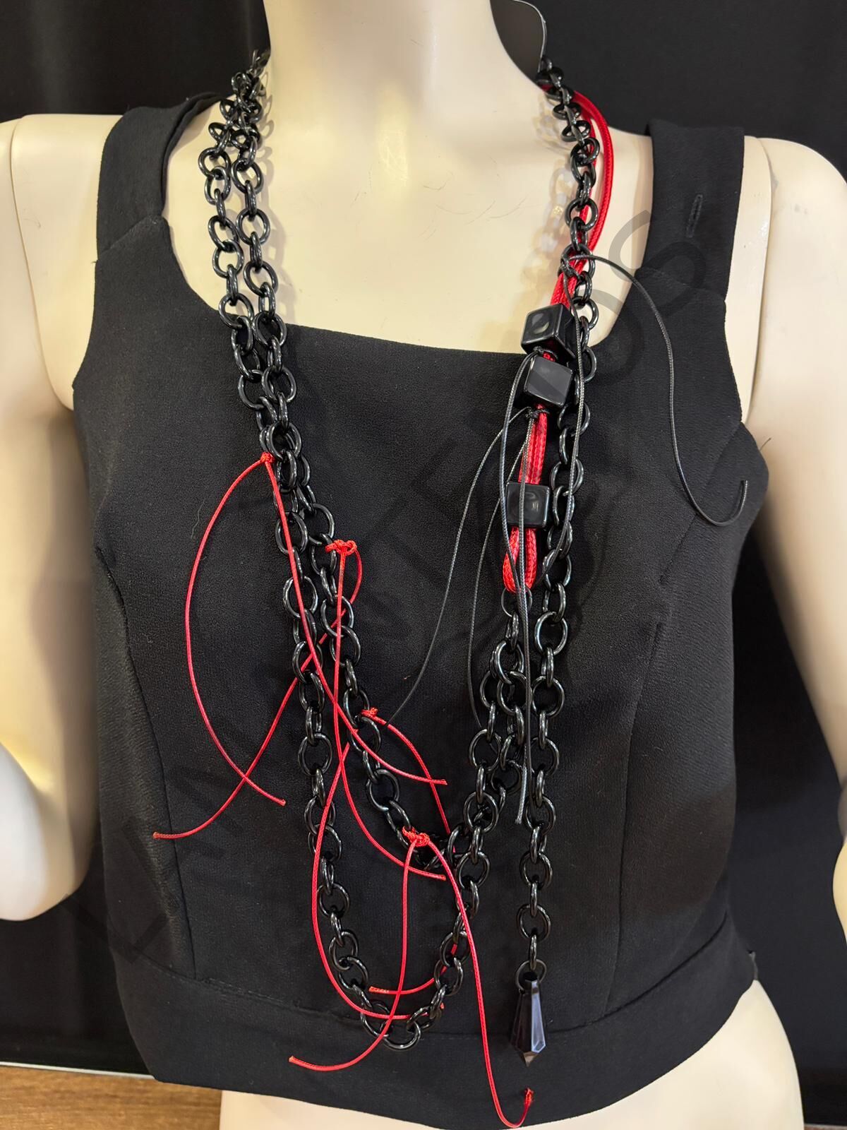 ORTU KOLYE SİYAH - STD