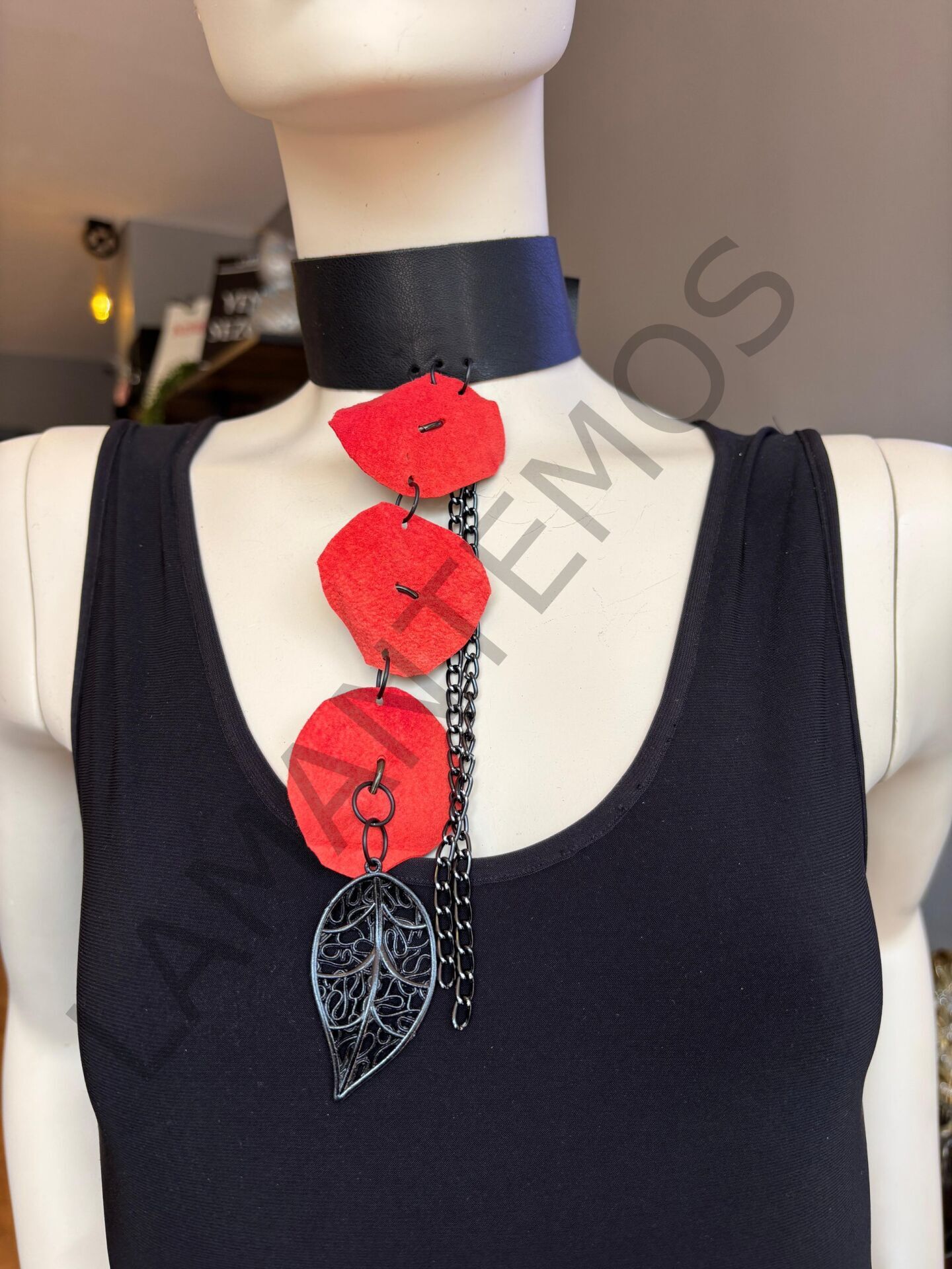 SOMU KOLYE SİYAH - STD