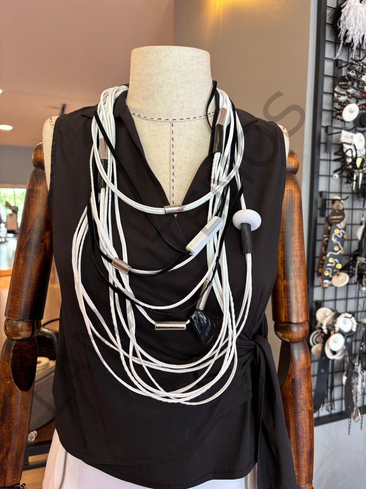 ORUF KOLYE SİYAH - STD