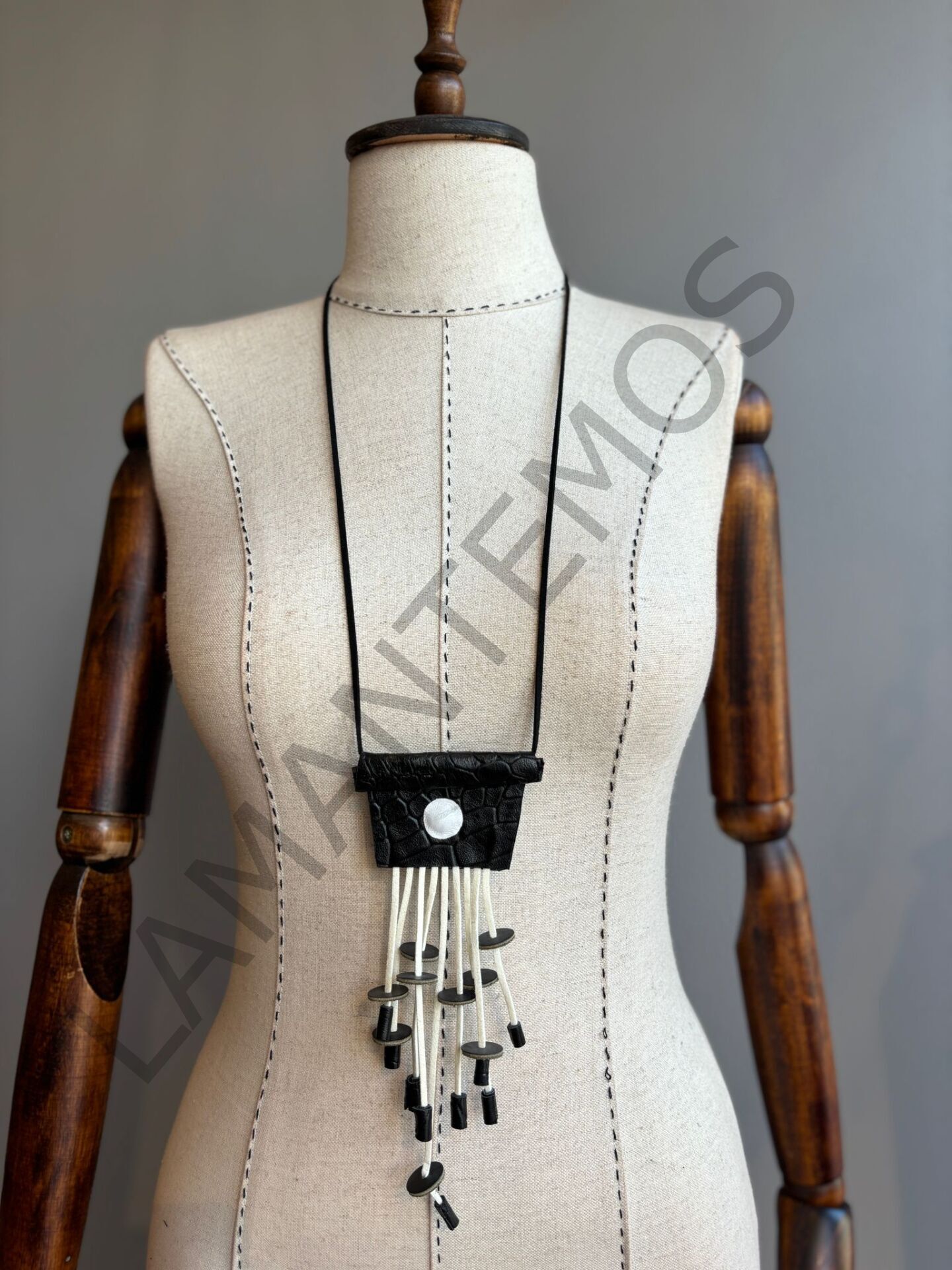 ONOCN KOLYE SİYAH - STD